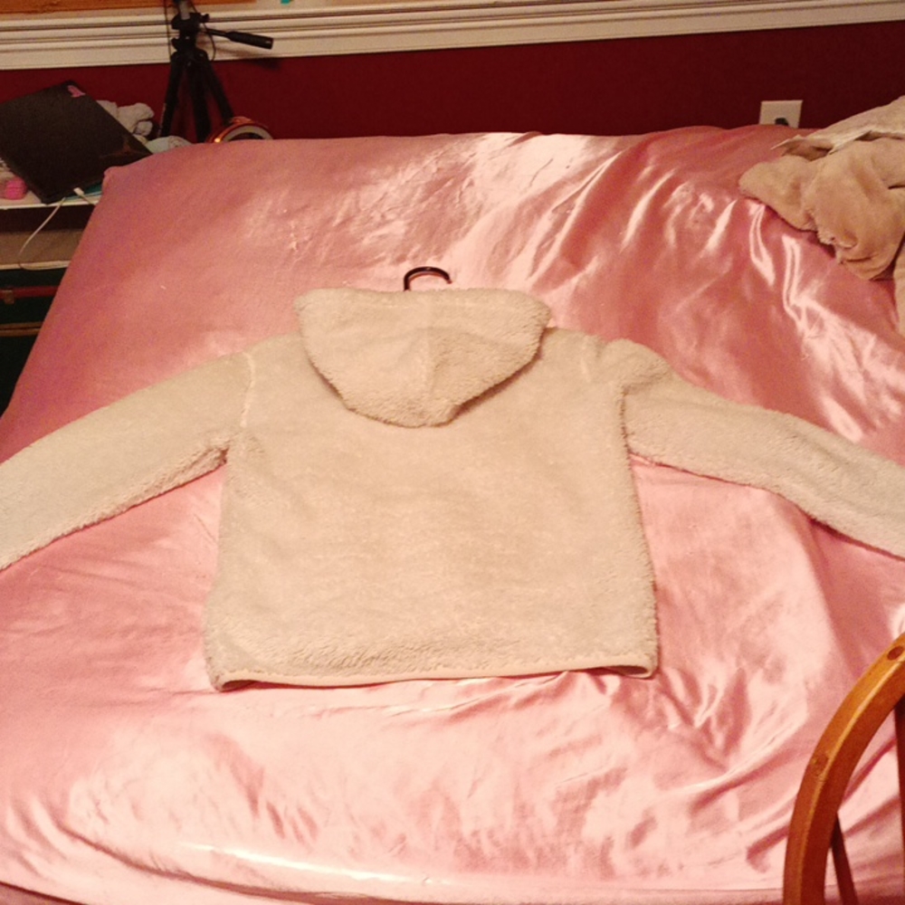Child large white zip up hoodie